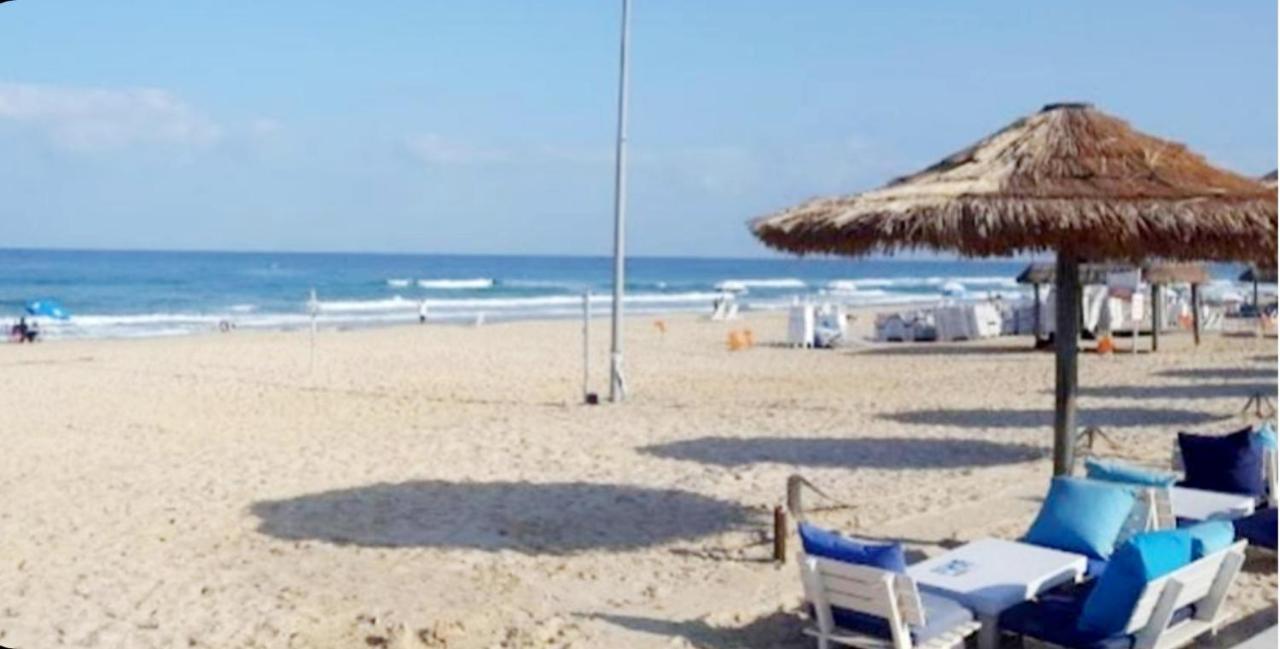Beachfront Studio Apartment Bat Yam 412 Kültér fotó