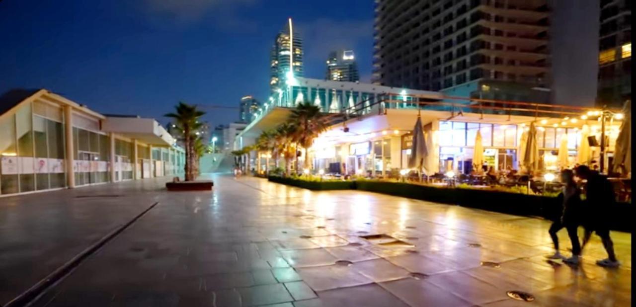 Beachfront Studio Apartment Bat Yam 412 Kültér fotó