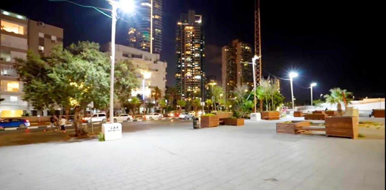 Beachfront Studio Apartment Bat Yam 412 Kültér fotó
