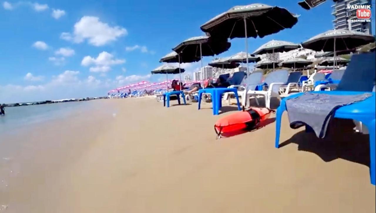 Beachfront Studio Apartment Bat Yam 412 Kültér fotó