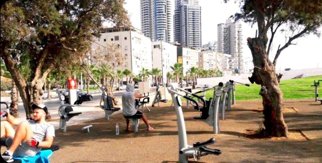 Beachfront Studio Apartment Bat Yam 412 Kültér fotó