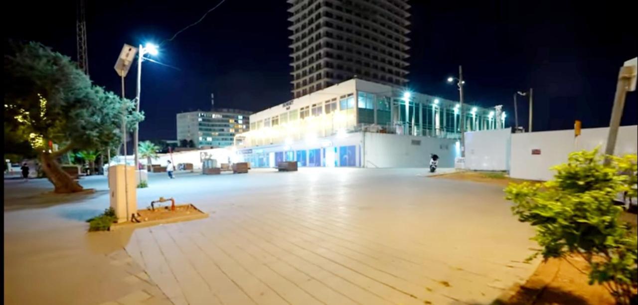 Beachfront Studio Apartment Bat Yam 412 Kültér fotó