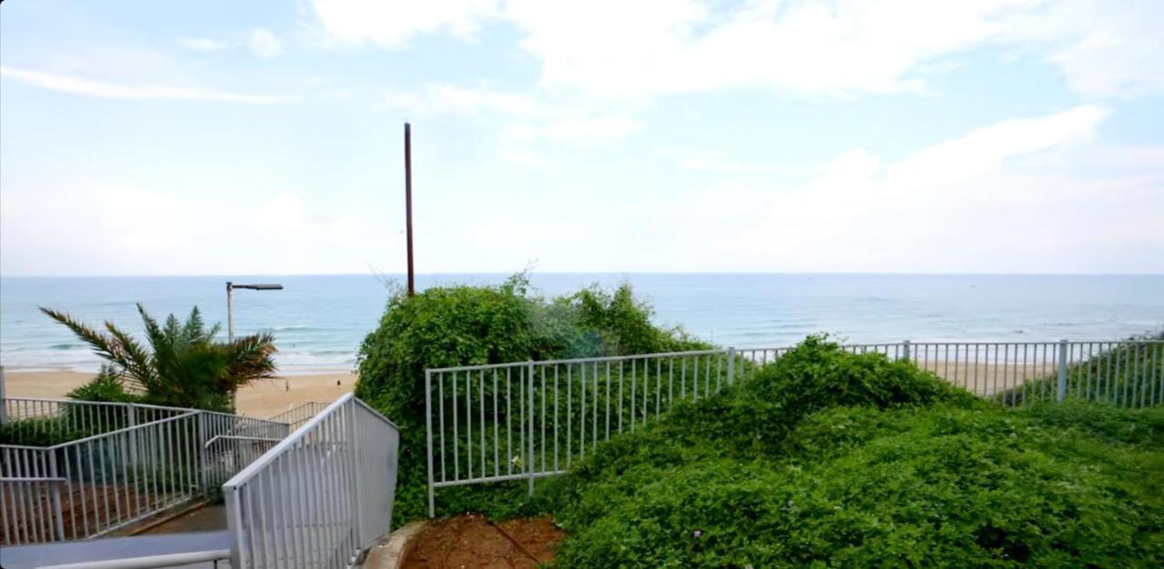 Beachfront Studio Apartment Bat Yam 412 Kültér fotó