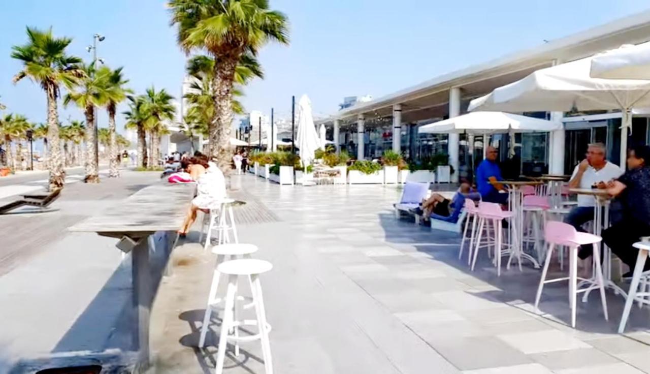 Beachfront Studio Apartment Bat Yam 412 Kültér fotó