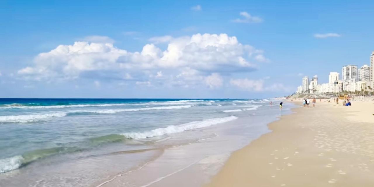 Beachfront Studio Apartment Bat Yam 412 Kültér fotó