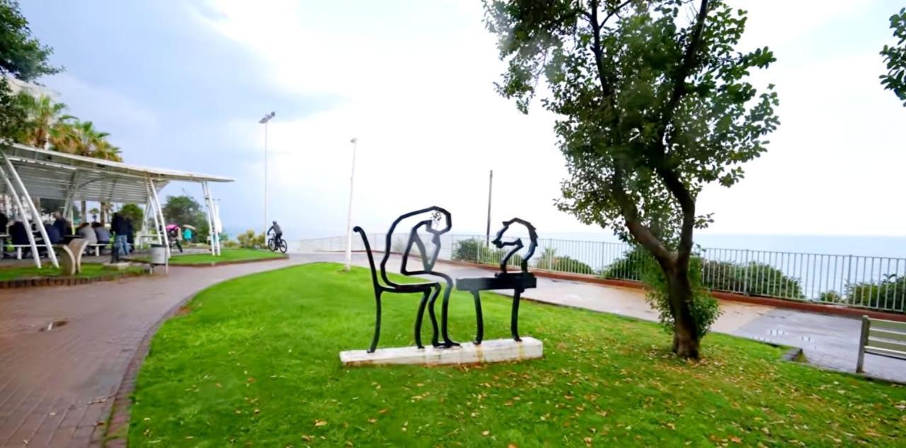 Beachfront Studio Apartment Bat Yam 412 Kültér fotó