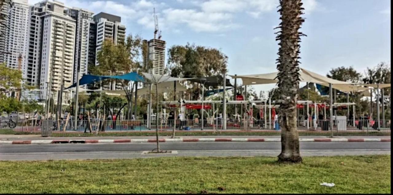 Beachfront Studio Apartment Bat Yam 412 Kültér fotó