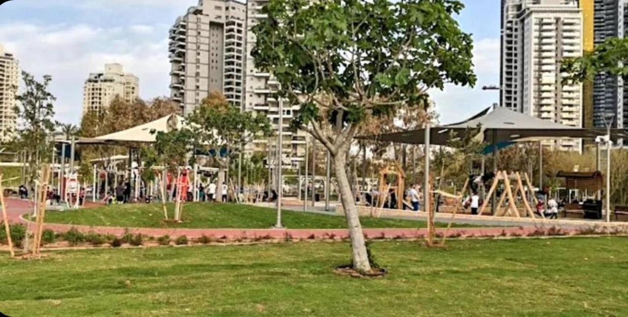 Beachfront Studio Apartment Bat Yam 412 Kültér fotó